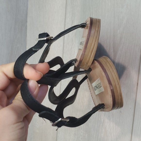 Steve Madden Women Takeaway Sandals Flats sz 7M - Picture 5 of 9